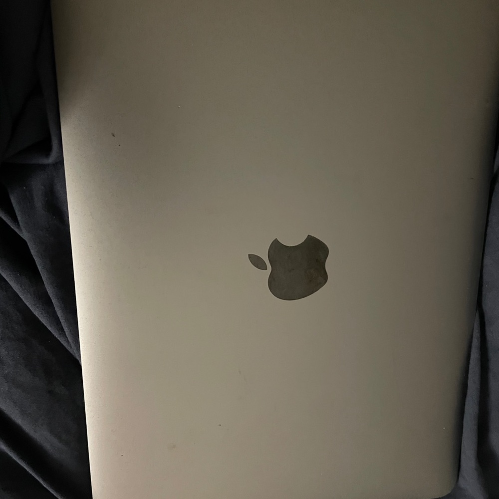 MacBook *SOLD** - Picture 10 of 10